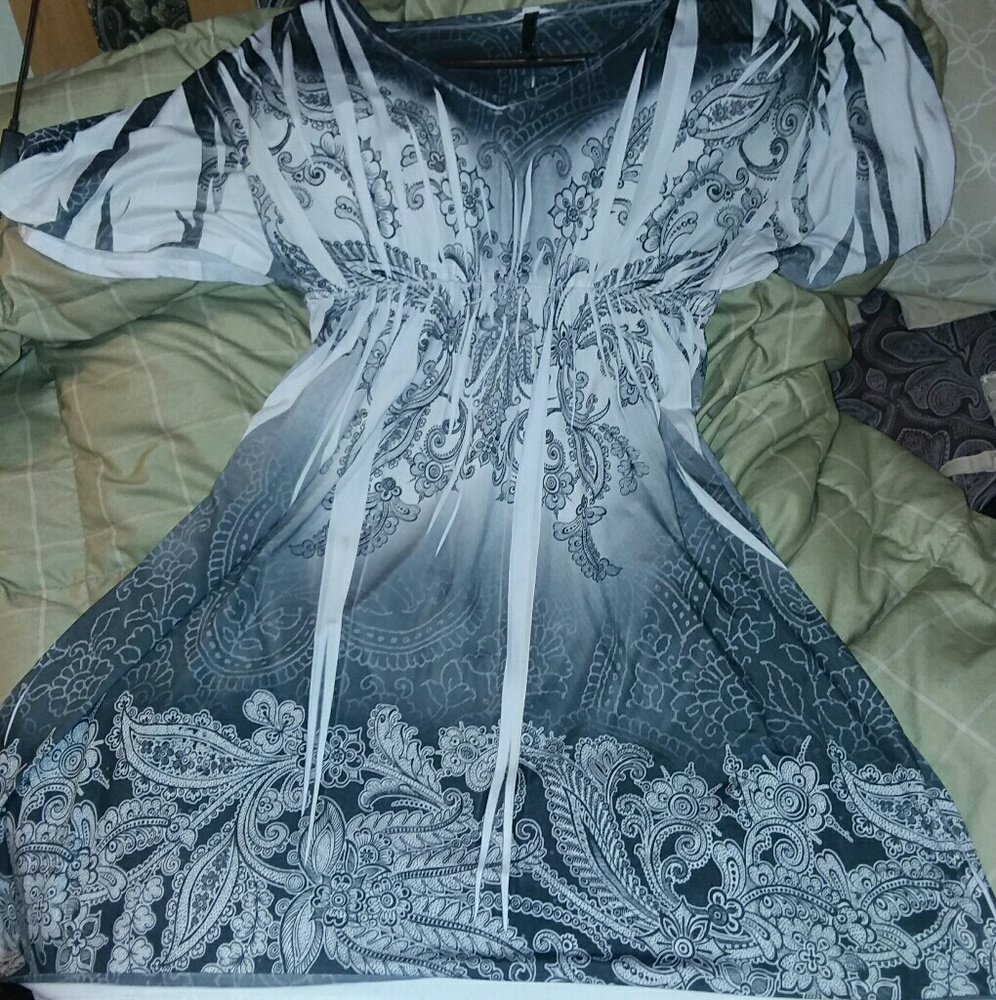 Dress - Picture 3 of 3